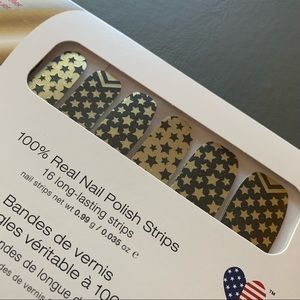 Color Street Salute to you military / veteran nail strips